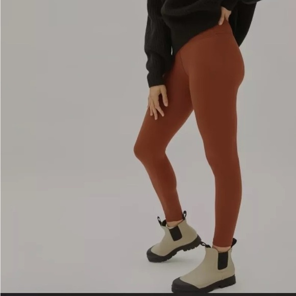 Everlane Perform Legging in Copper - Picture 4 of 7